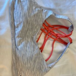 Free to be bra wild size 6 - lululemon